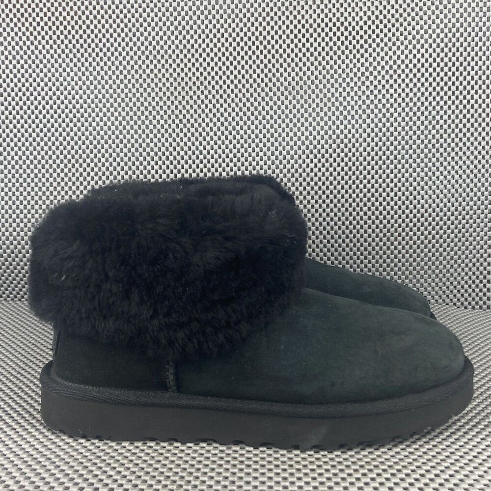 UGG Mini Fluff Ankle Boots Womens Size 7 Black Leather Winter Outdoors Casual